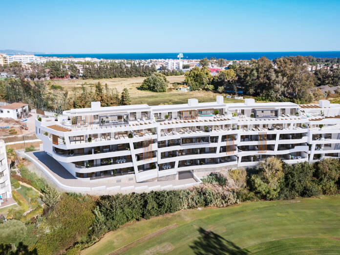 Modern front line golf new development in Guadalmina Alta