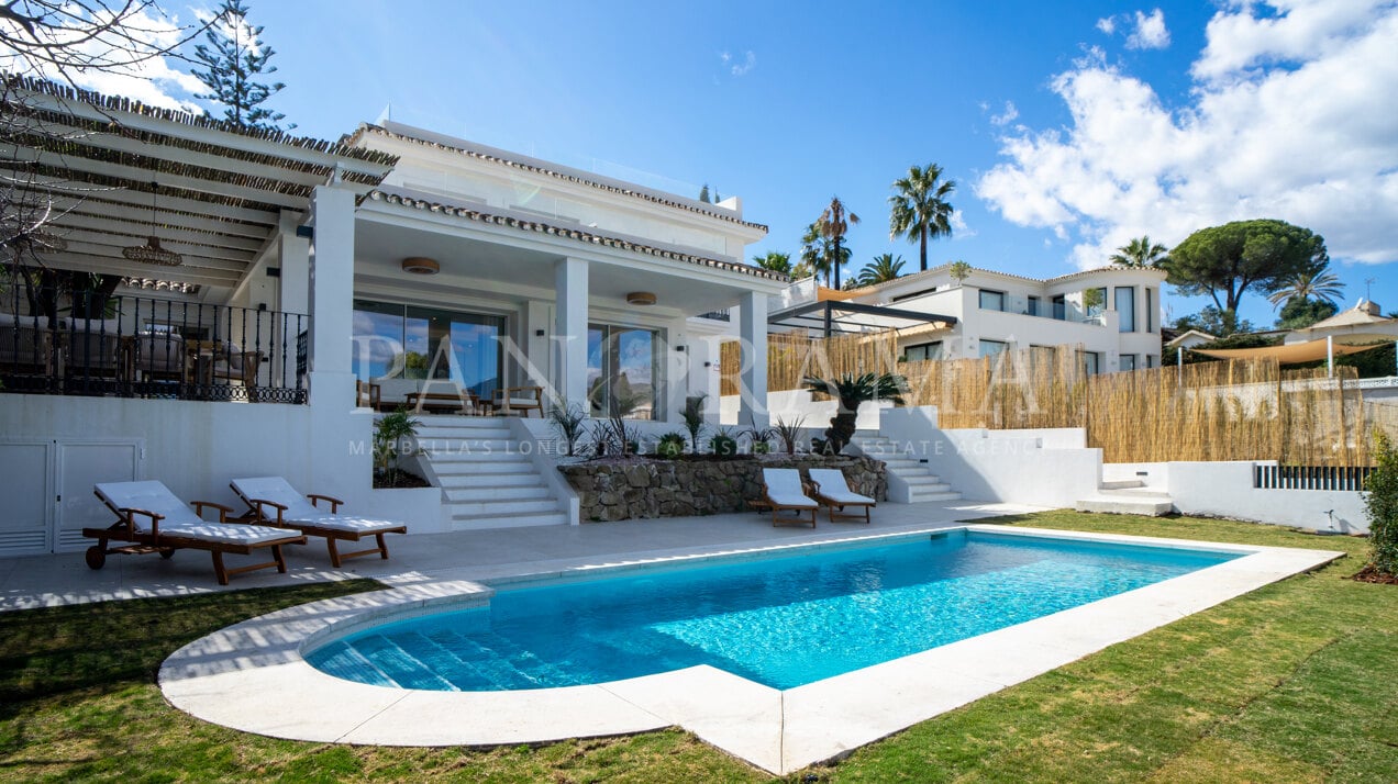 Villa en venta en Las Brisas, Marbella