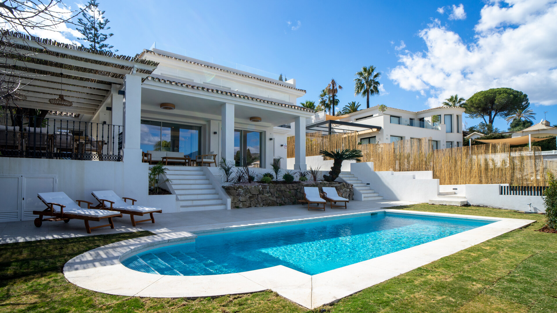 Villa en venta en Las Brisas, Marbella