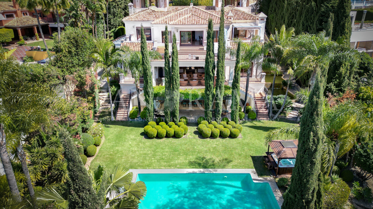 Superbe maison de maître avec des touches andalouses et de belles vues à Cascada de Camoján