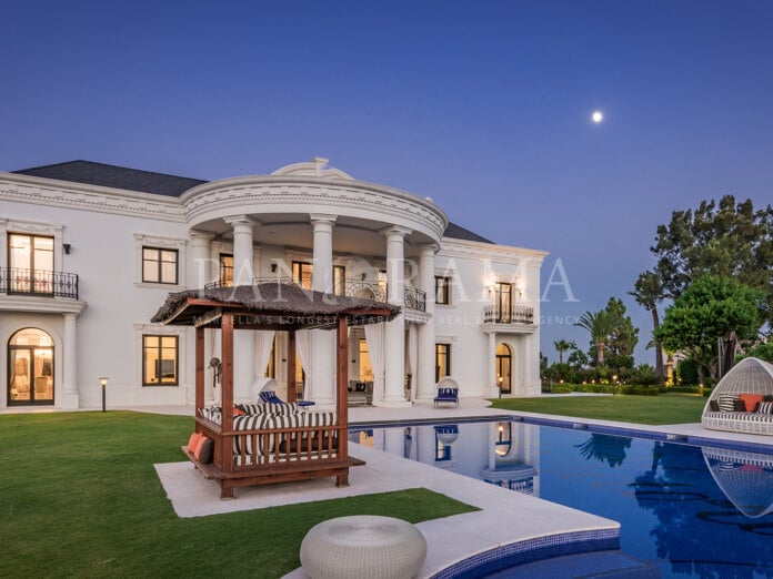 Fabuleuse villa à Hacienda Las Chapas avec vue sur la mer, la côte de l'Afrique et les montagnes