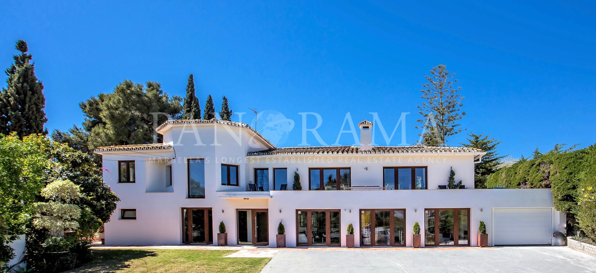 Belle villa moderne en bord de plage à Linda Vista Baja