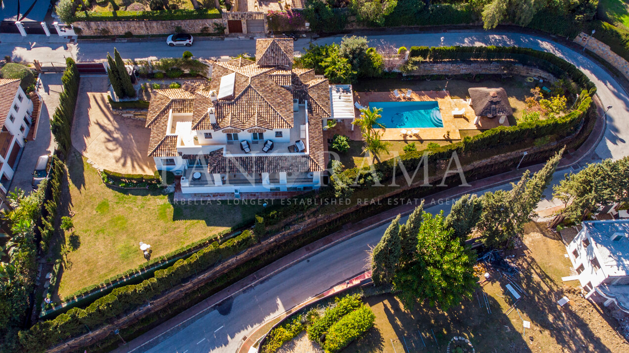 Modern and recently refurbished villa in the heart of the Golf valley