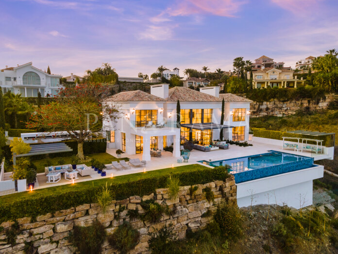 Makellose Villa mit atemberaubendem Blick in Los Flamingos, Benahavís