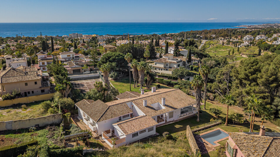 Villa con gran potencial de renovación en El Mirador de La Montua, Marbella