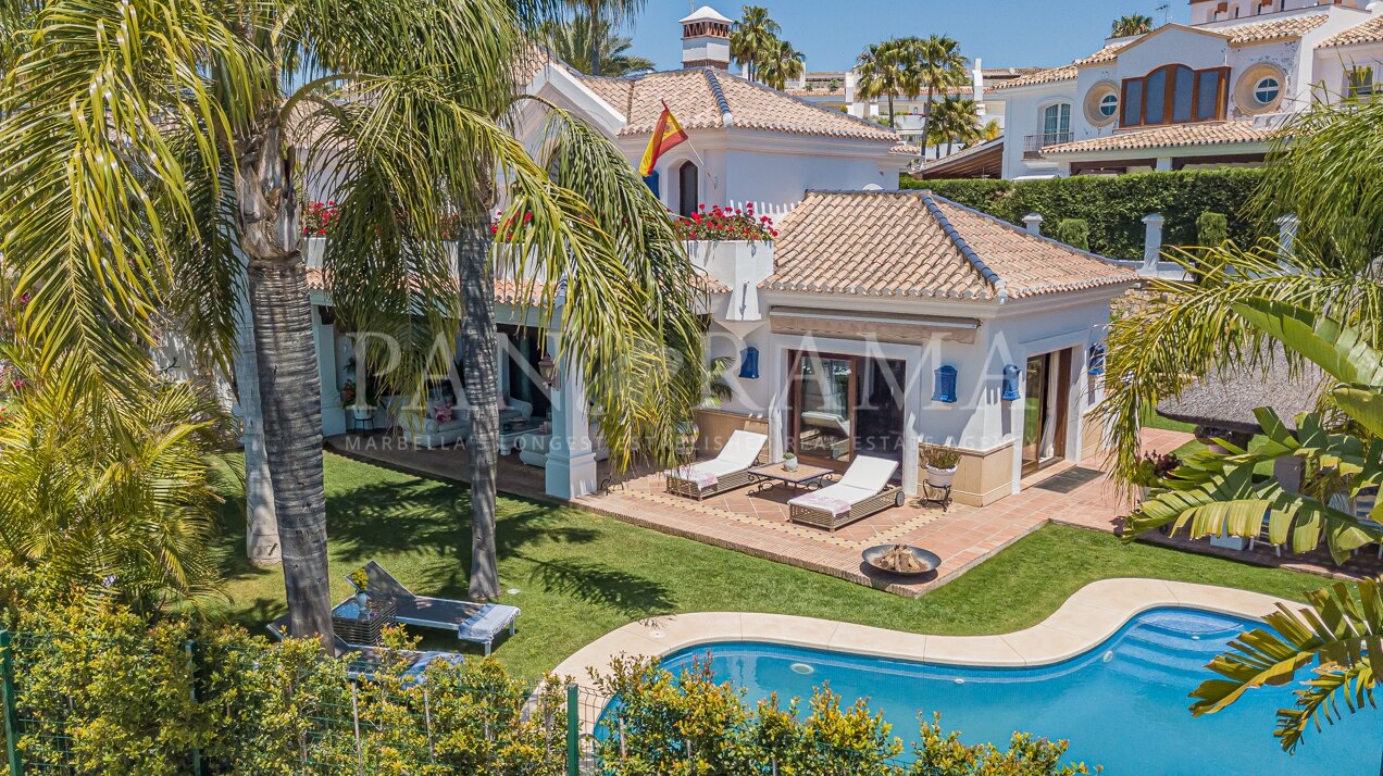 Villa in excellent condition next to the best beaches in Marbella