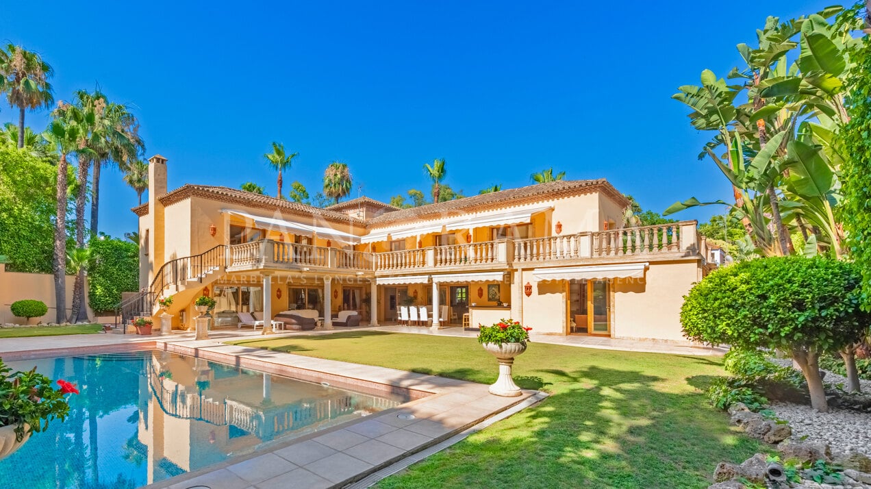 Une villa de style traditionnel dans un quartier établi de Nueva Andalucía