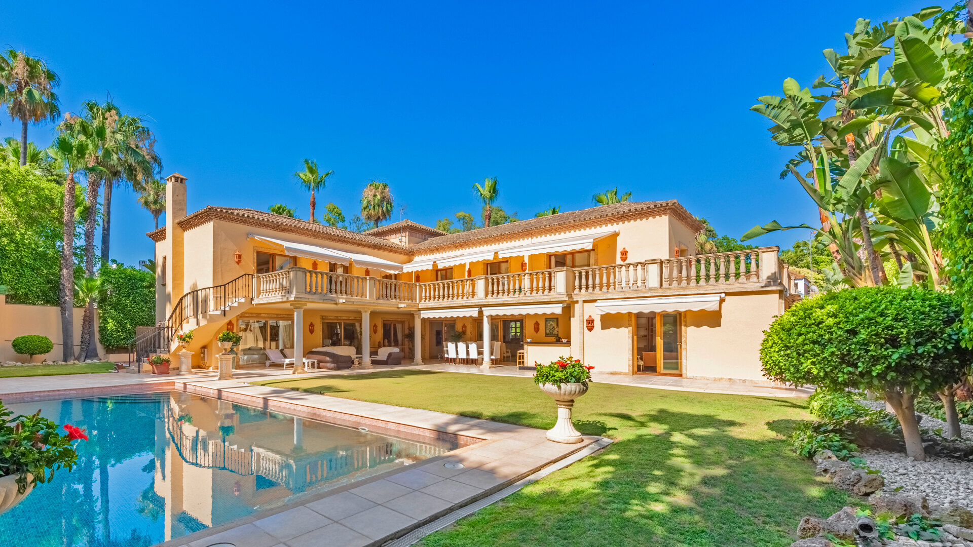 Een traditionele villa in een gevestigde buurt van Nueva Andalucía