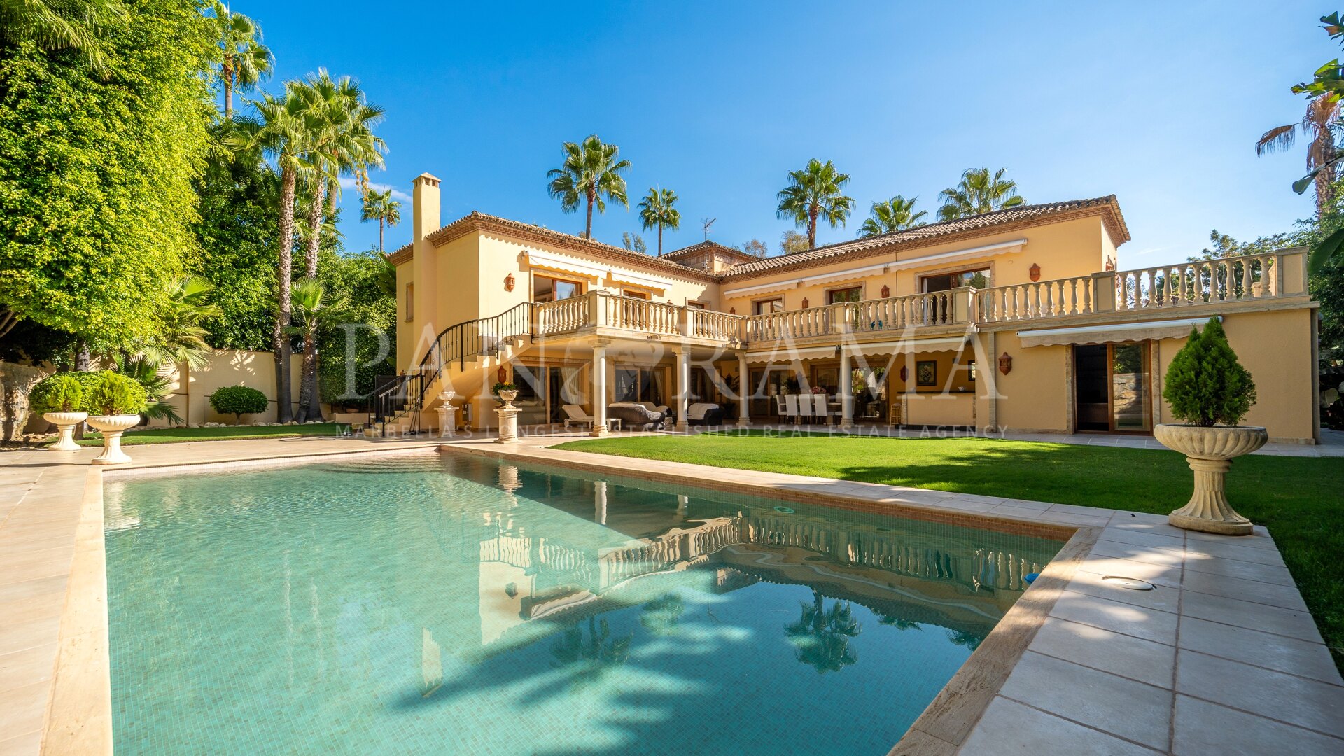 Classic design villa with timeless elegance in the heart of Nueva Andalucía