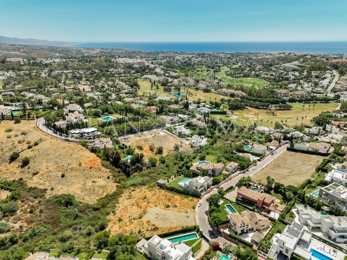 2 parcelas con proyecto aprobado para construir villas en Nueva Andalucía