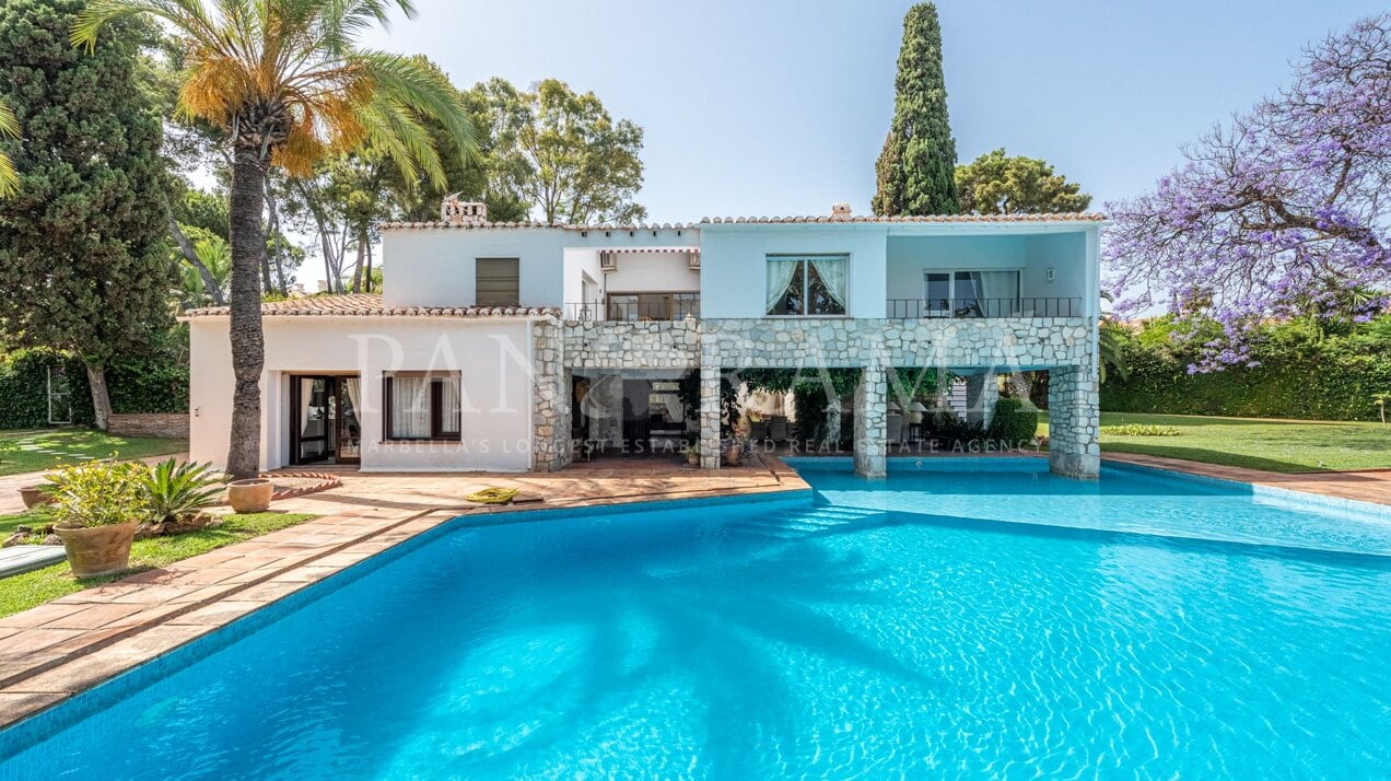 Beautiful villa in La Reserva de los Monteros on Marbella East