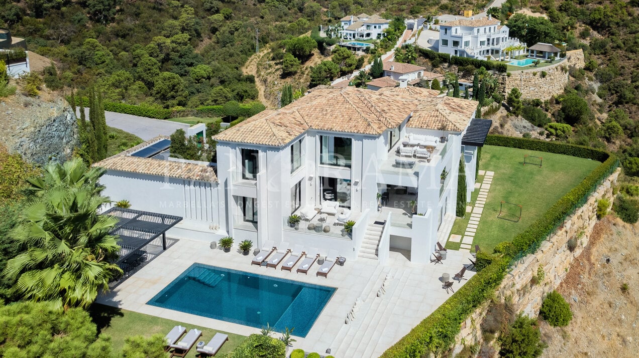 Moderne Villa mit atemberaubender Aussicht in El Madroñal