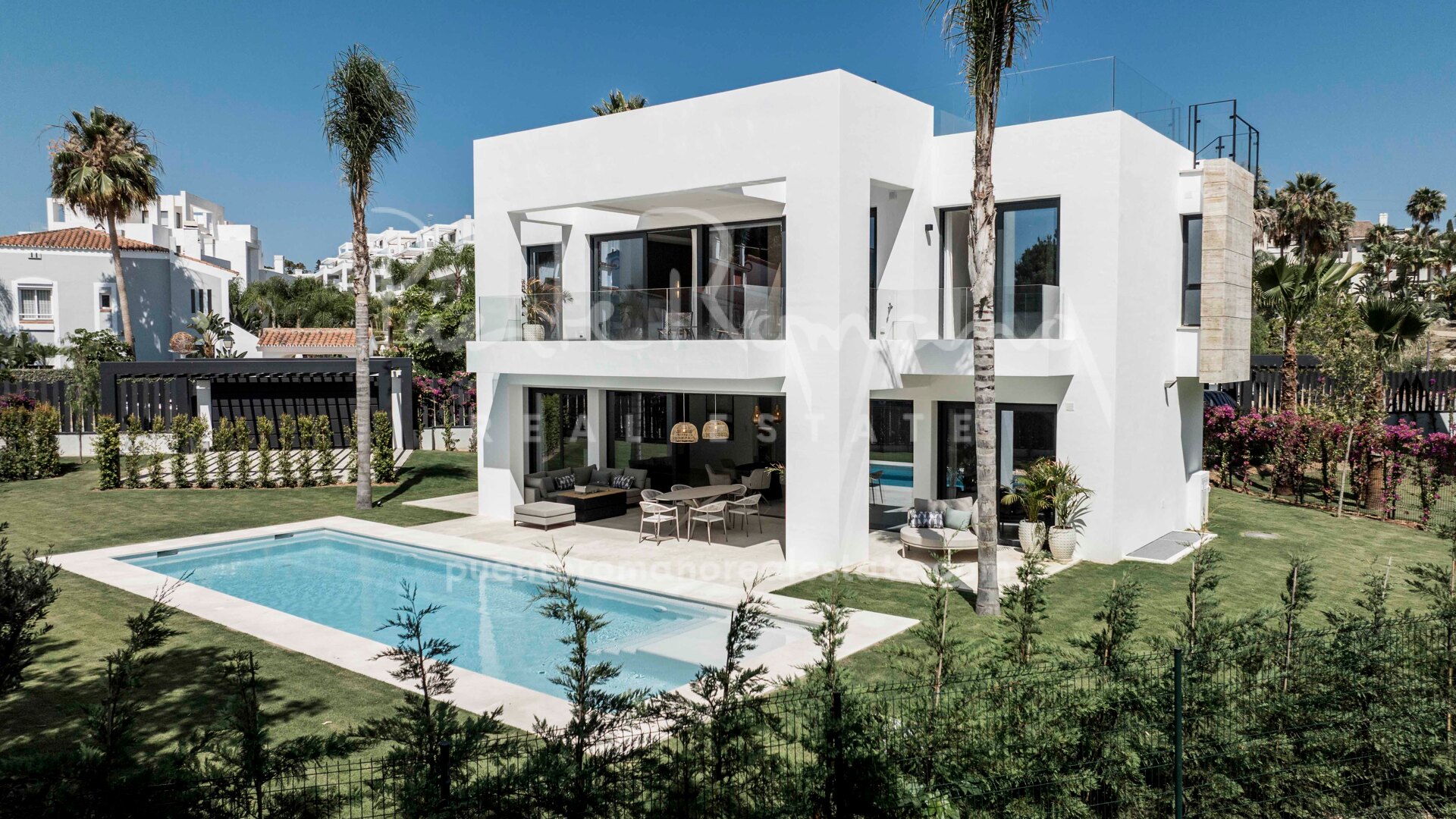 A modern masterpiece in the prestigious El Campanario Golf