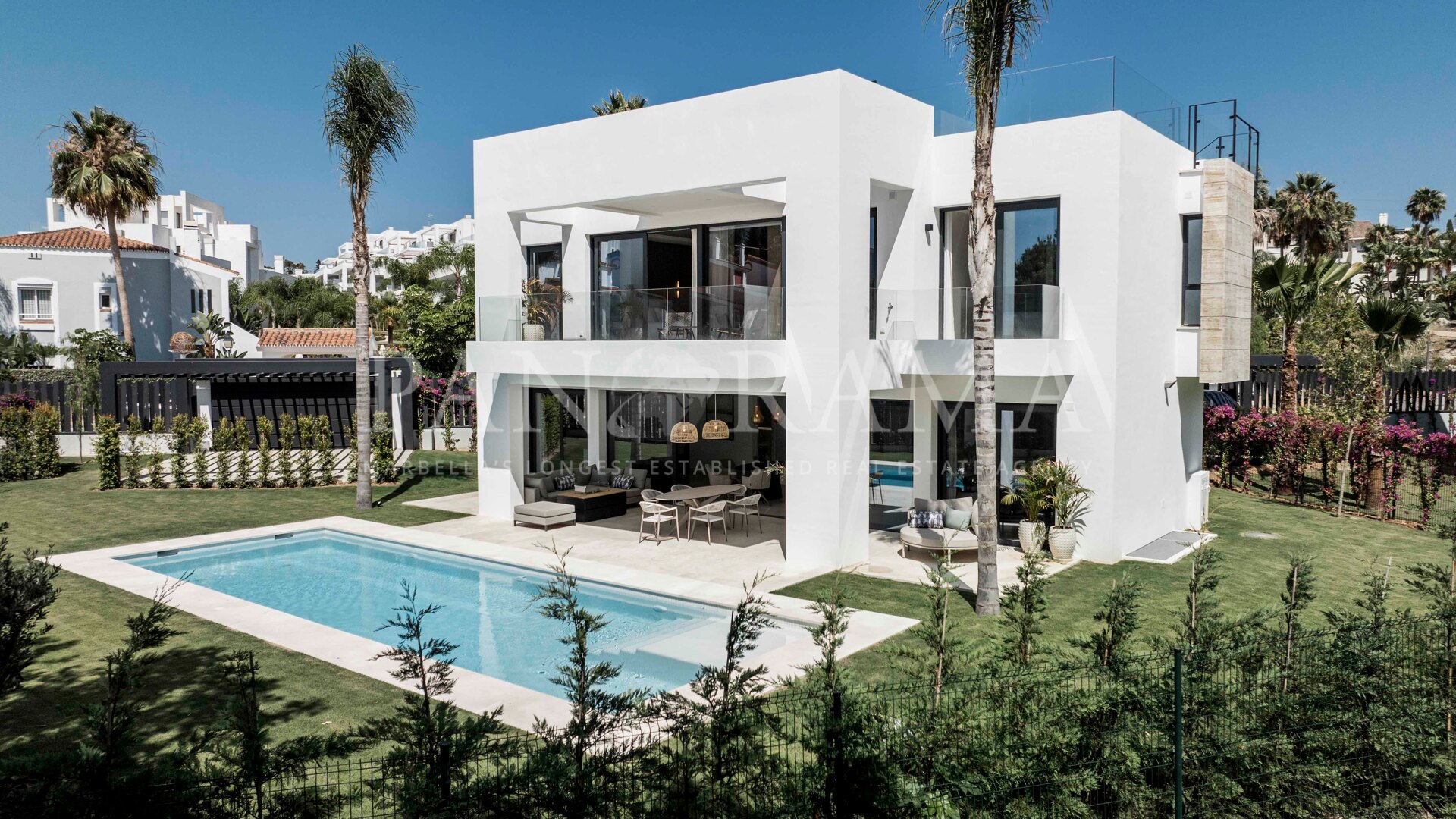 A modern masterpiece in the prestigious El Campanario Golf