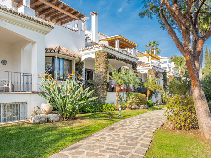 Lovely townhouse in Señorío de Marbella, walking distance to Forum, Puente Romano and the beach