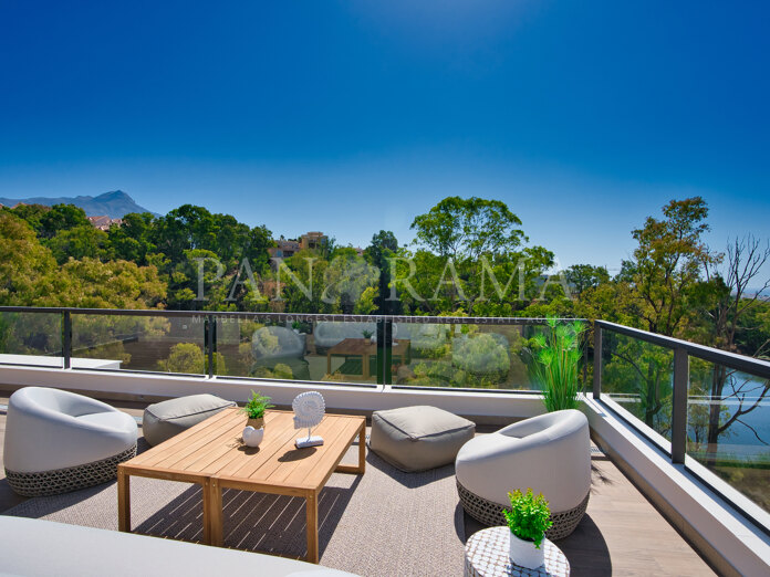 Nagelneue Wohnung mit Meer- und Seeblick in Marbella Lake