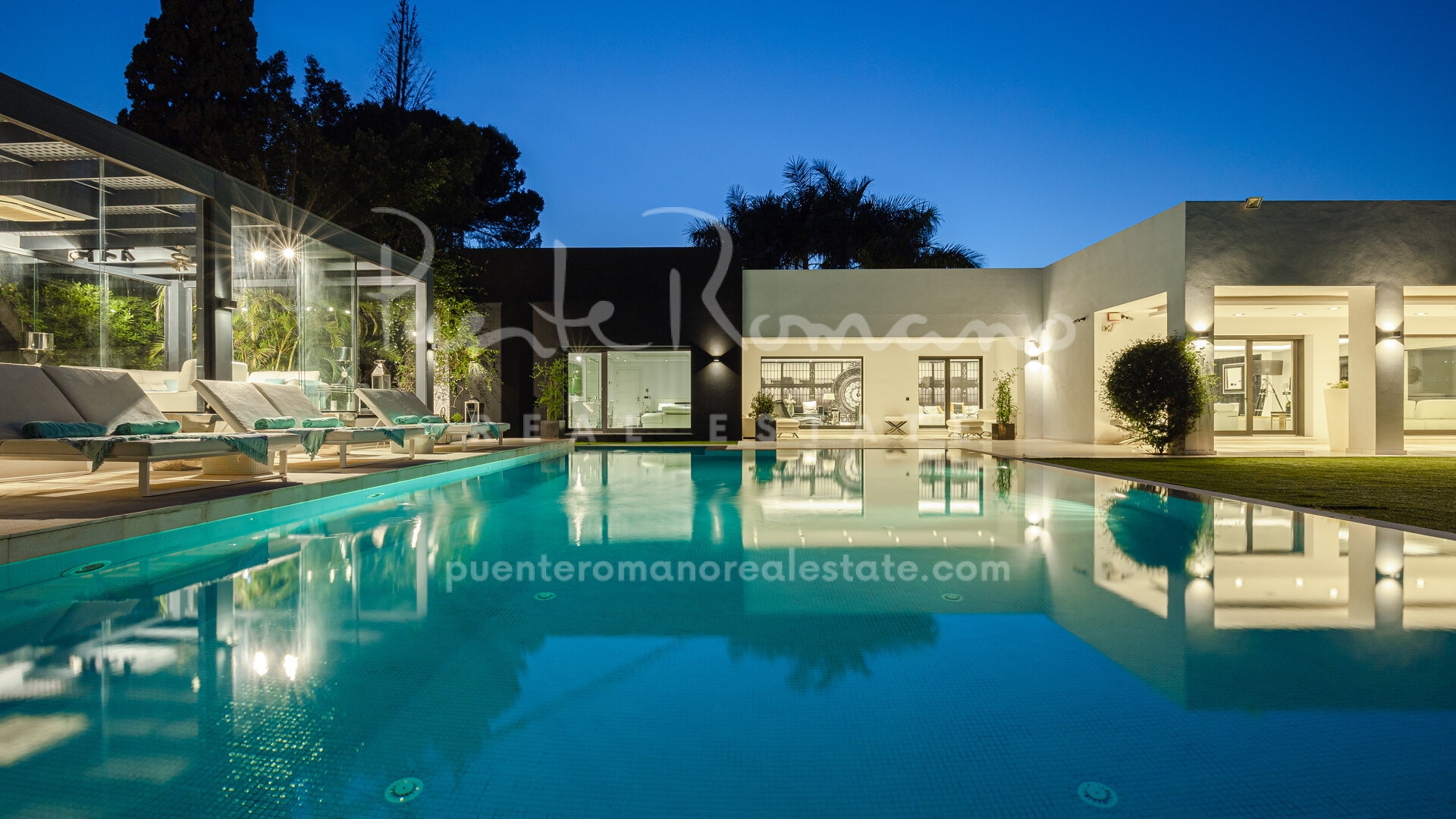 Villa con impresionantes vistas de la montaña de La Concha y el campo de golf Las Brisas