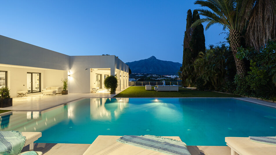 Villa avec vue imprenable sur la montagne La Concha et le terrain de golf Las Brisas