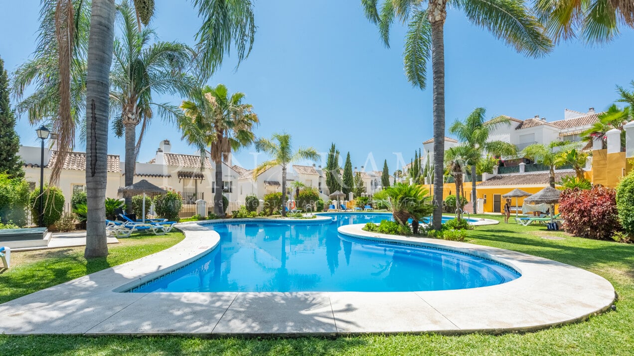 Ground floor apartment in Señorio de Gonzaga, Nueva Andalucía