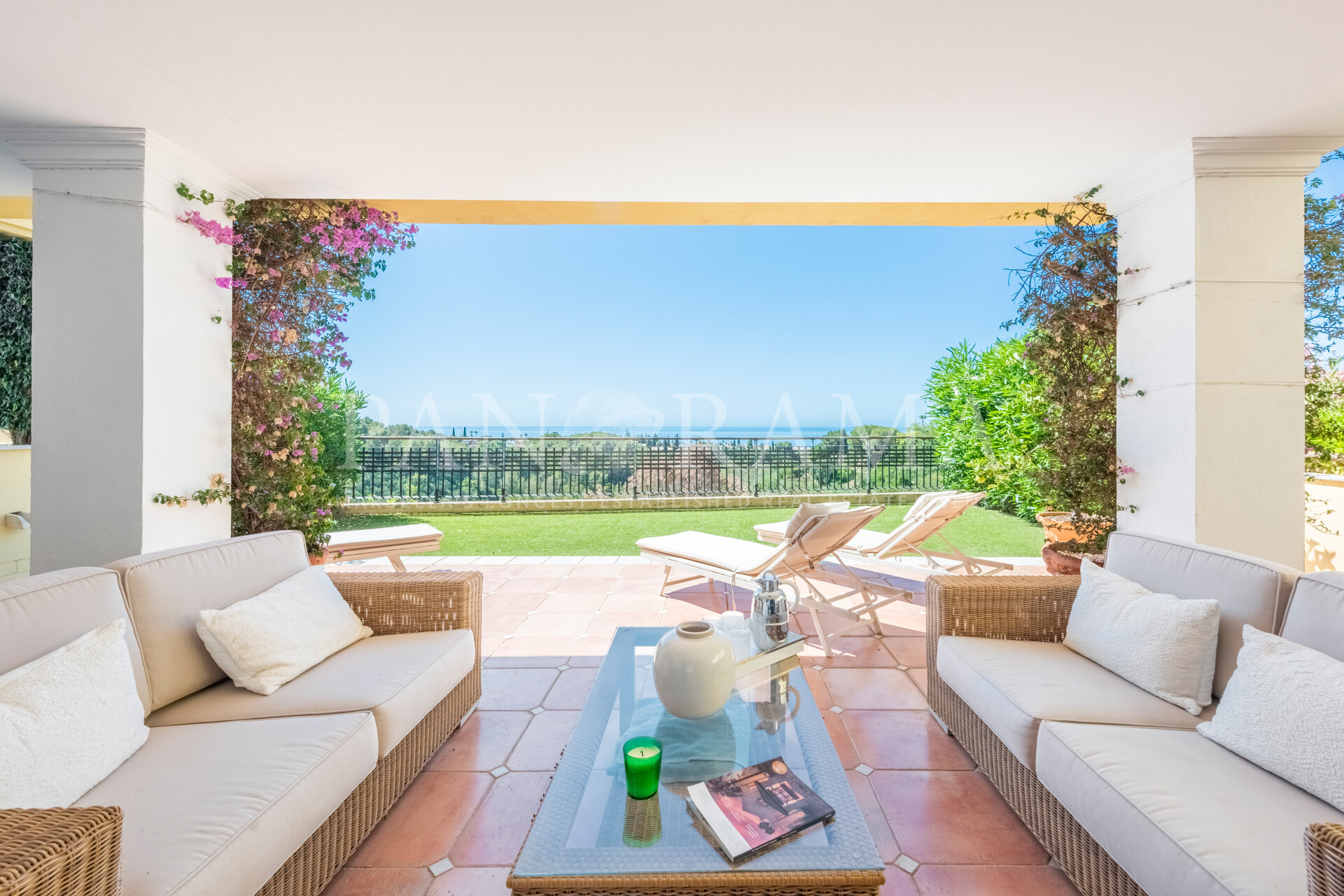 Appartement au rez-de-chaussée avec vue panoramique sur la mer à Condado de Sierra Blanca