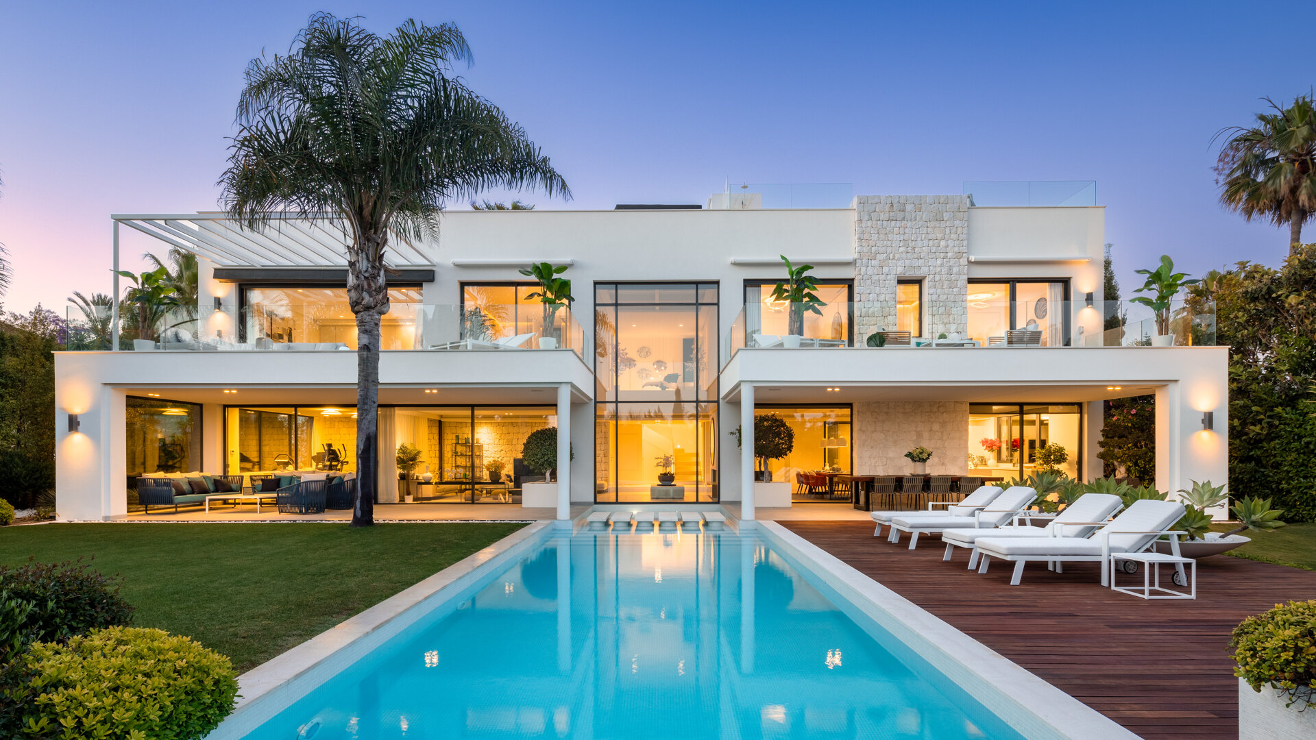 Superbe villa contemporaine primée située à Marbella Est