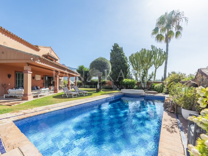 Boheemse villa op een toplocatie in Nueva Andalucía