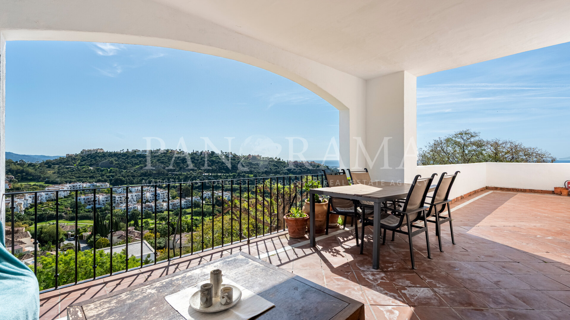 Fantastic Renovation Opportunity with Stunning Views in Los Arqueros Golf, Benahavís