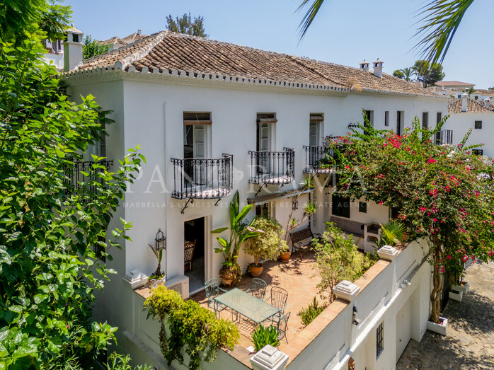 Maison de ville d'angle à Lomas Pueblo, proche de Puente Romano et de la plage