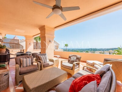 Duplex penthouse with stunning views to the Mediterranean coast in Albatross Hill Club