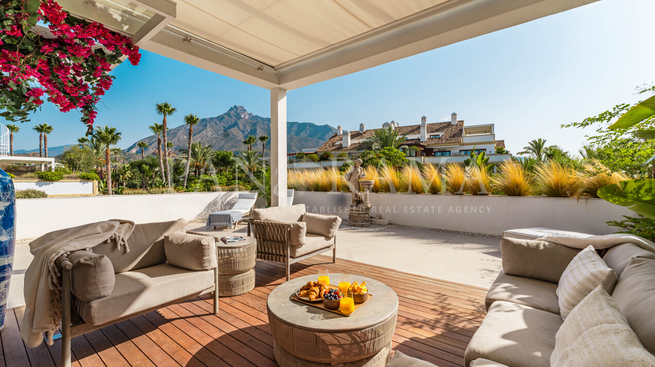 Precioso ático dúplex en la exclusiva comunidad de Lomas del Rey