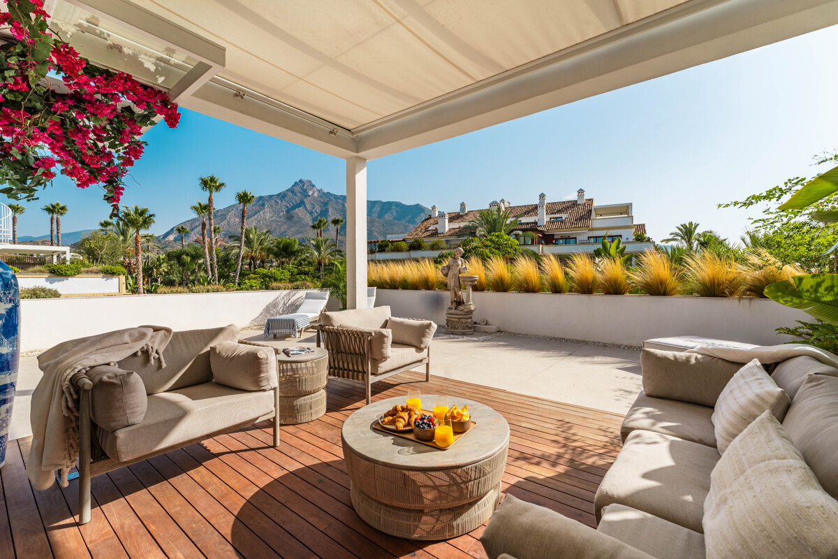 Penthouse in Lomas del Rey, Marbella Golden Mile PANR-15125