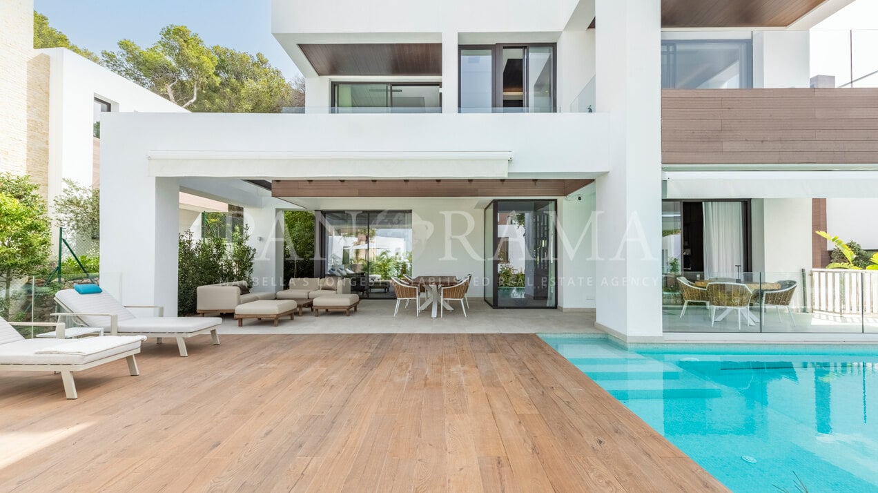 Nieuwe villa in een gated community, op loopafstand van Marbella Stad en het strand