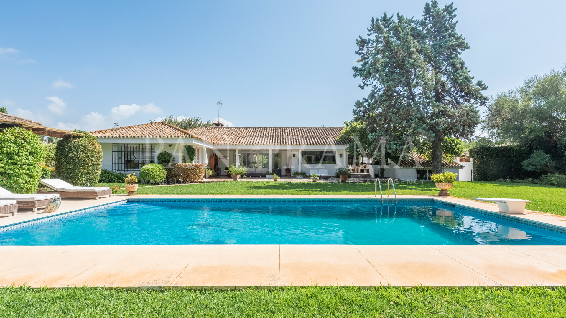 A true Spanish villa ideal for families in Guadalmina Baja