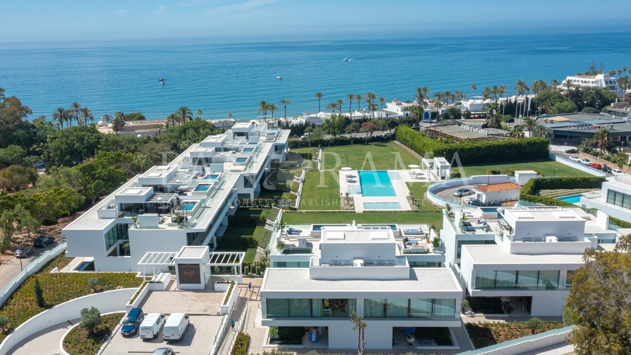 Outstanding semi-detached home on Marbella’s Golden Mile: a unique opportunity
