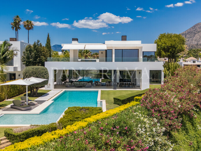 Prächtige Villa in der privilegierten Gemeinde Las Lomas de Marbella Club