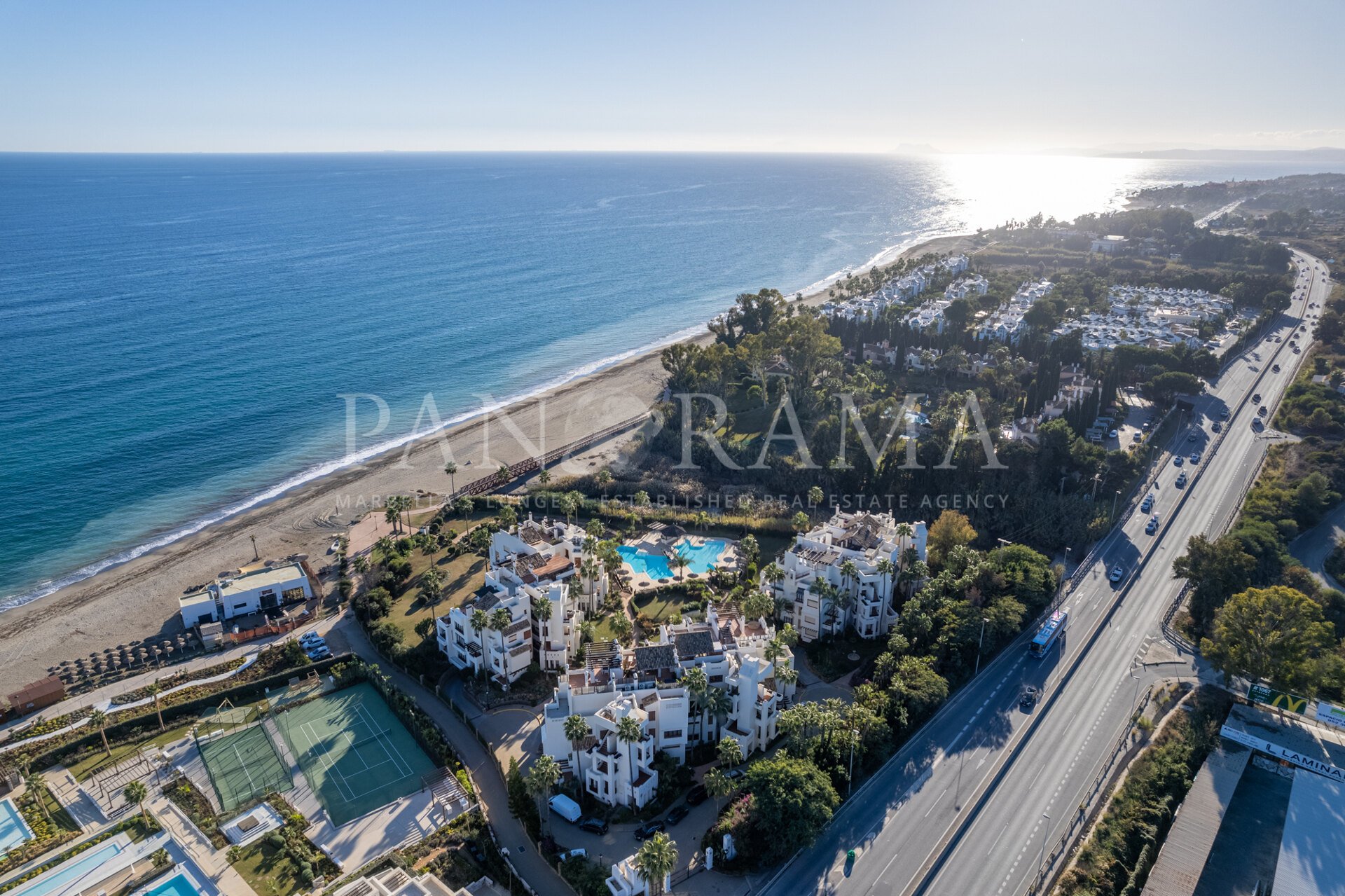 Espectular apartamento en primera línea de playa en en la Nueva Milla de Oro