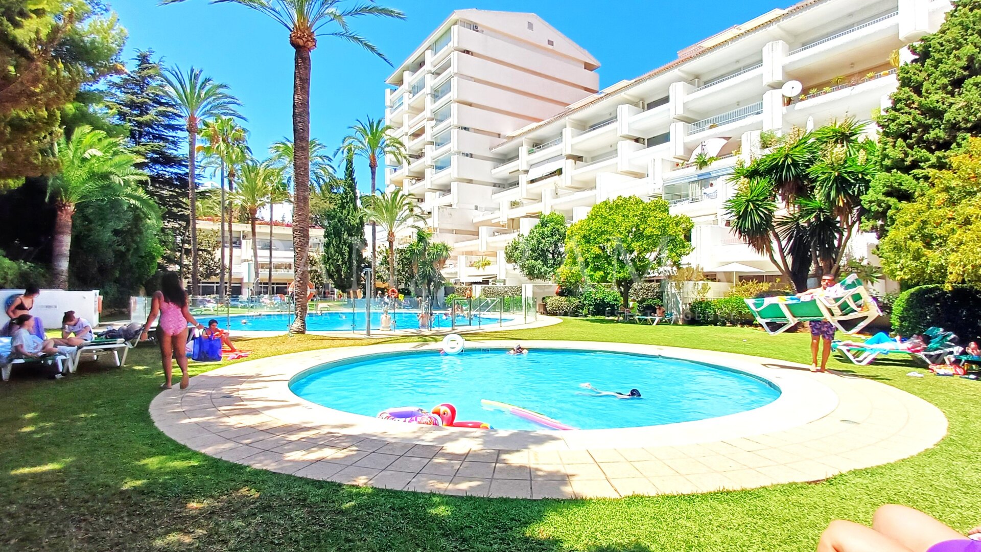Encantador apartamento tipo loft junto a la playa en el corazón de Marbella