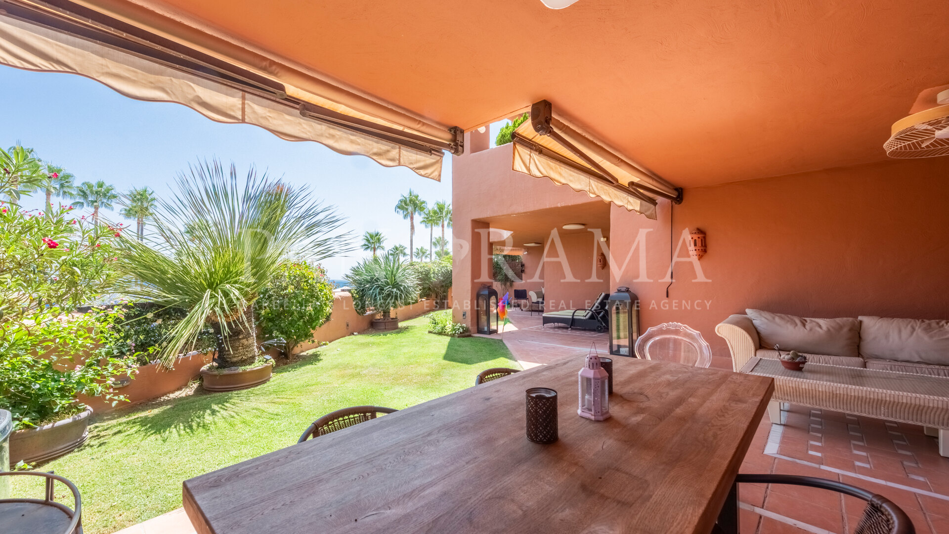 Enormous beachfront luxury apartment with sea views and private garden in Mar Azul, New Golden Mile