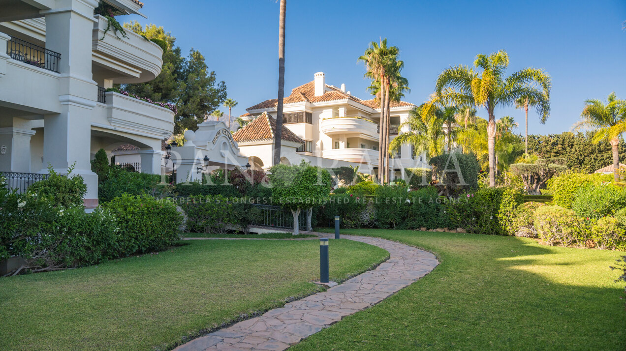 Magnifique appartement au rez-de-chaussée dans le quartier recherché d'Altos Reales sur le Golden Mile