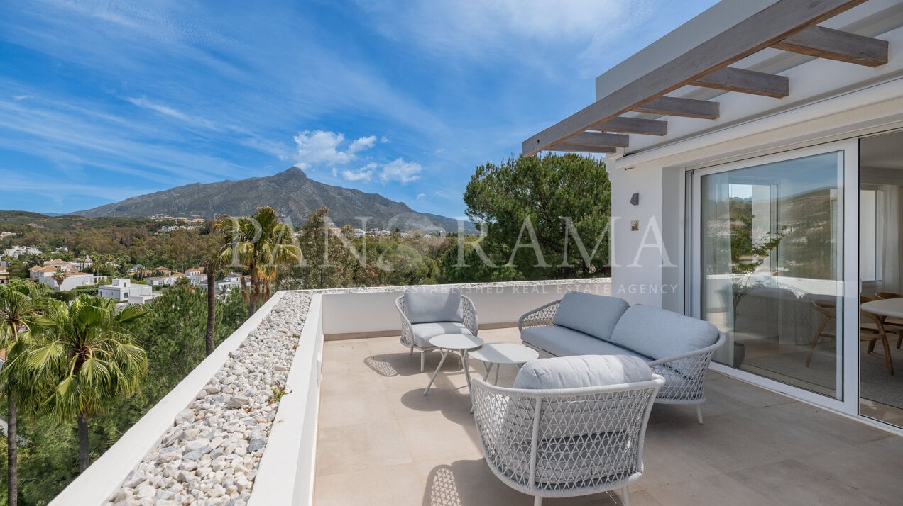 Penthouse moderne et impeccable à Las Brisas à Nueva Andalucía