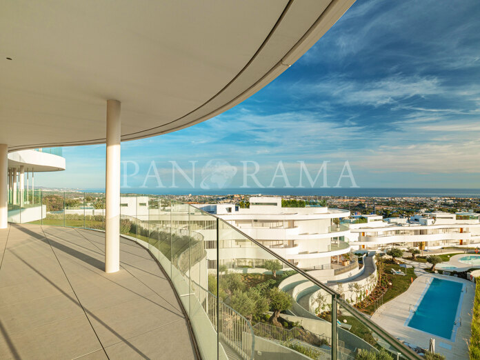 Brandneues Apartment mit spektakulärem Panoramablick auf das Meer in Benahavís