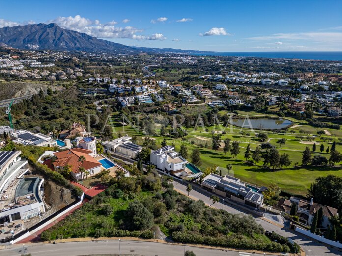 Uitstekend perceel in La Alquería: panoramisch uitzicht op zee, meer, bergen en golf – een van de allerlaatste beschikbare kavels