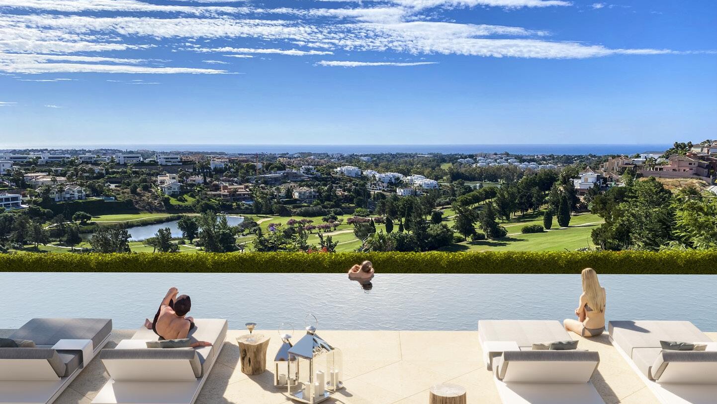 Uitzonderlijk perceel te koop met spectaculair panoramisch uitzicht en een voorontwerp in Nueva Atalaya