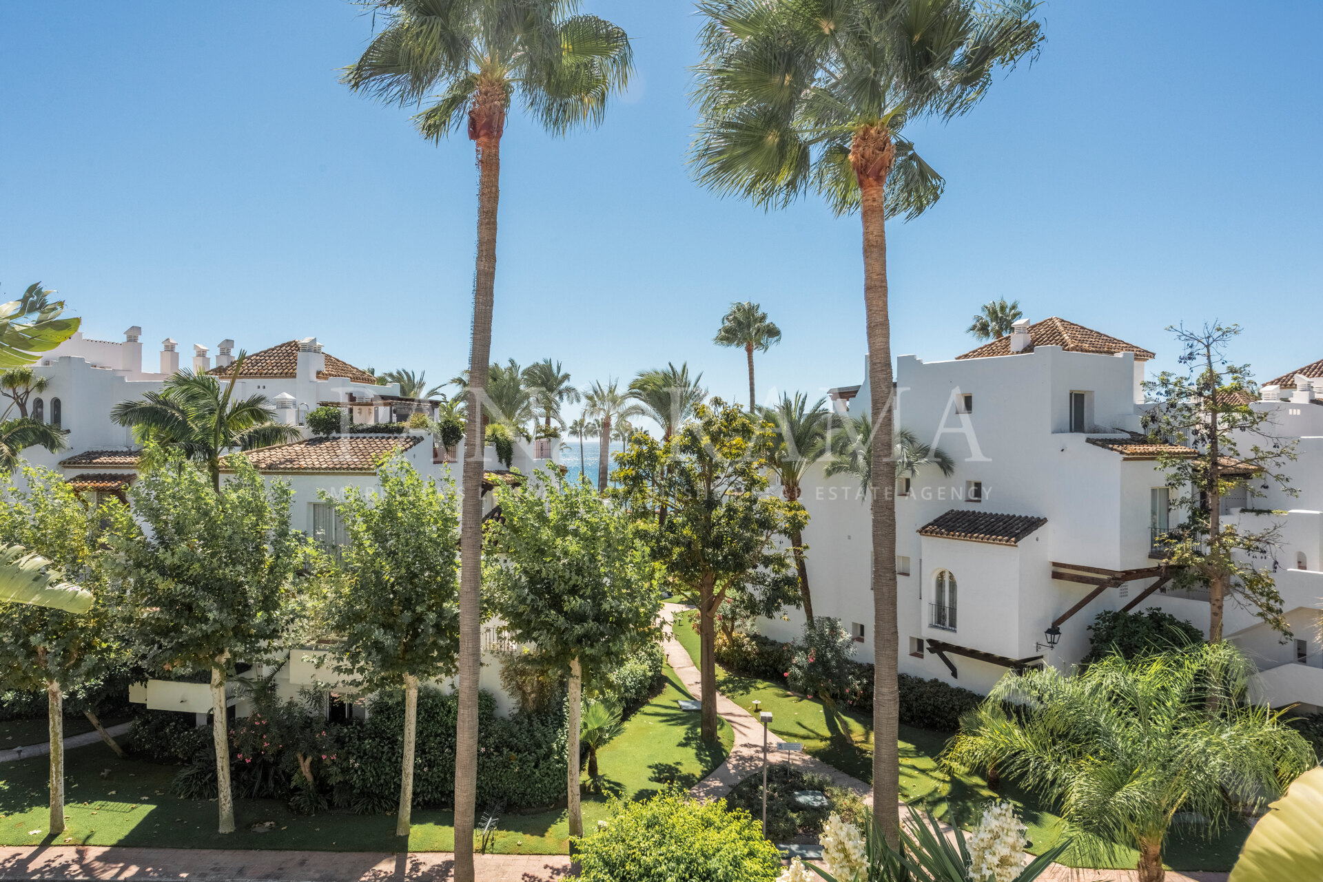 Makelloses Penthouse am Strand in Alcazaba Beach, Estepona