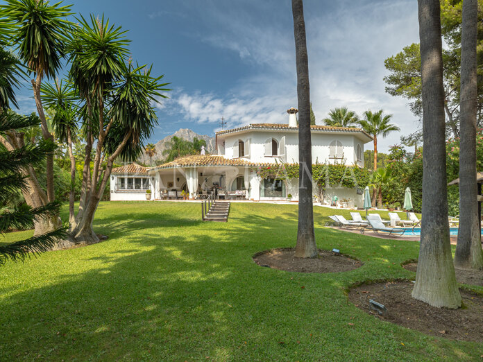 Exclusieve villa in Rocio de Nagüeles aan de Golden Mile met een ruime tuin