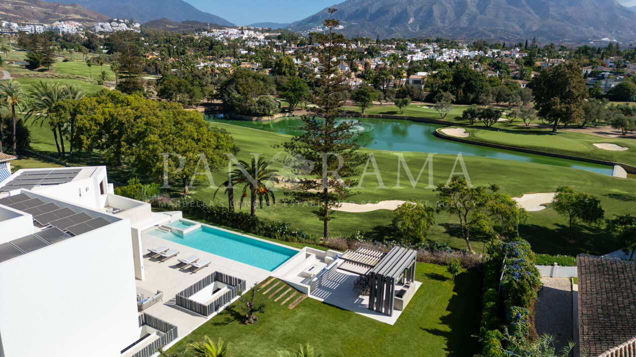 Beeindruckende luxuriöse moderne Villa in erster Linie Golf in Las Brisas