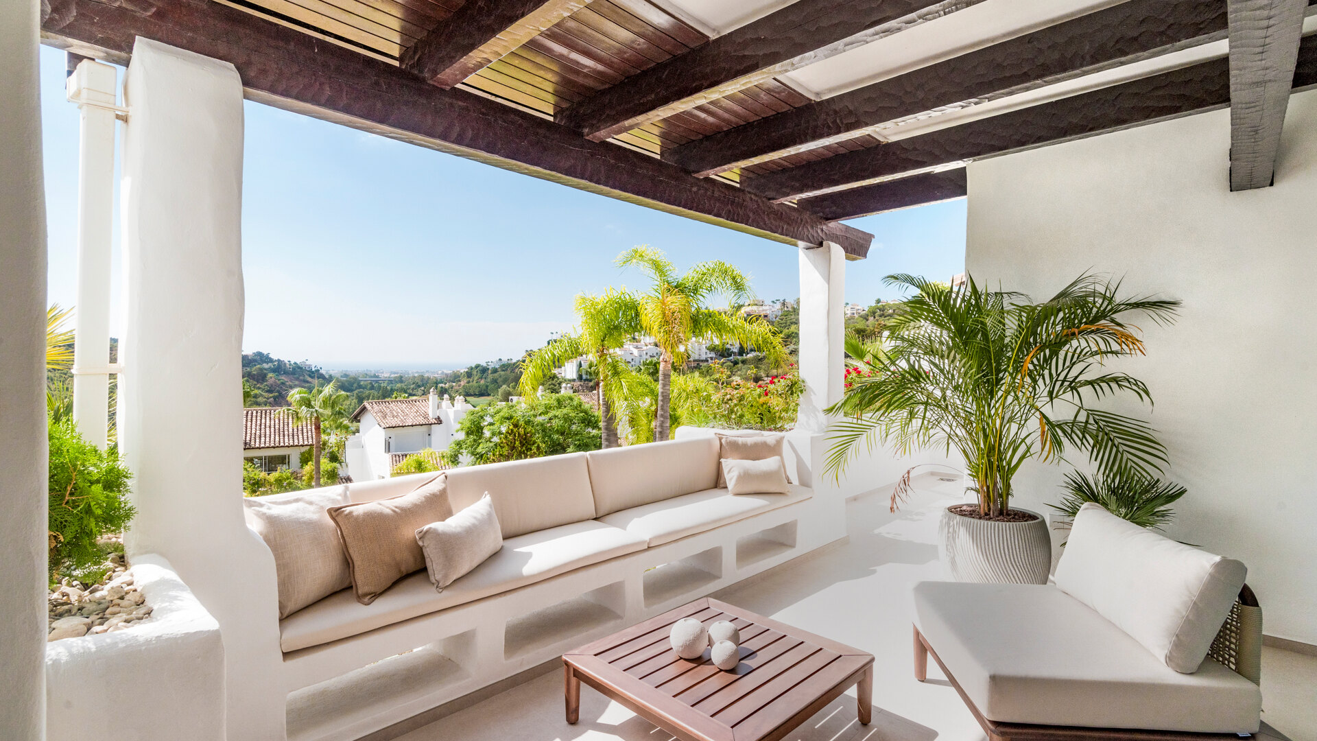 Uitzonderlijk duplex penthouse in La Quinta met prachtig panoramisch uitzicht