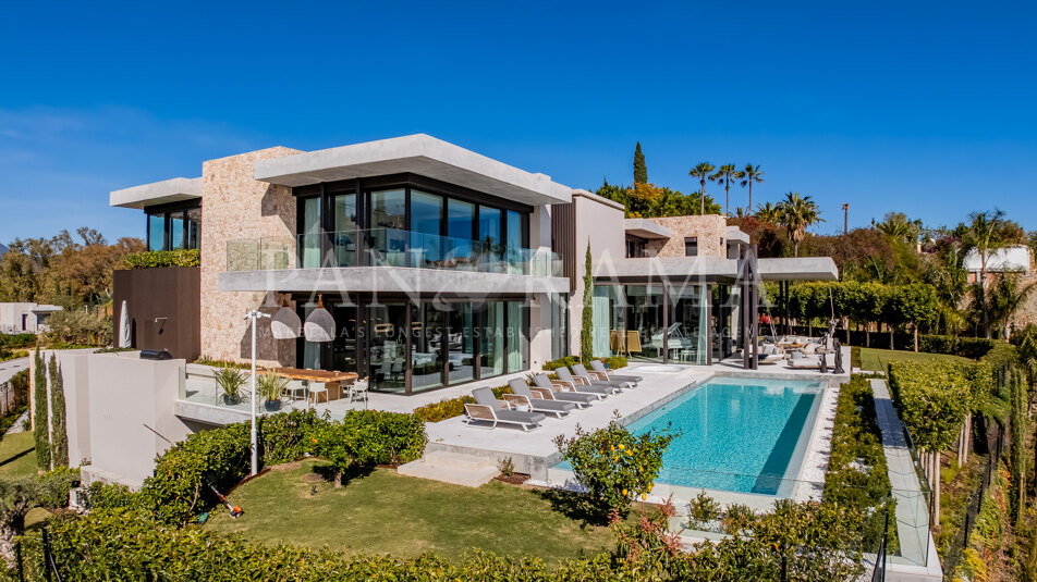 Nouvelle villa spectaculaire avec vues panoramiques sur la mer et héliport à Benahavís