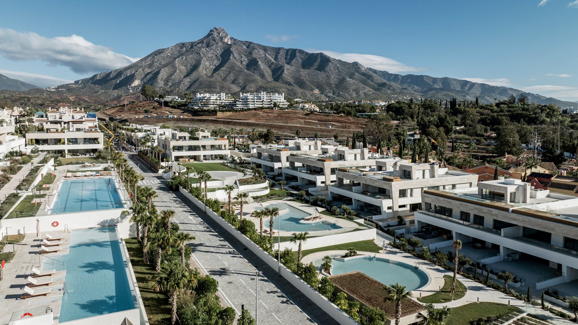 Appartement duplex de luxe avec de belles vues dans la prestigieuse Mille d'Or de Marbella