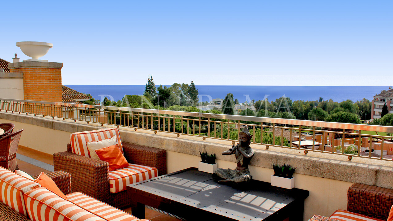 Magnificent duplex penthouse with panoramic sea views in a prestigious complex on the Golden Mile